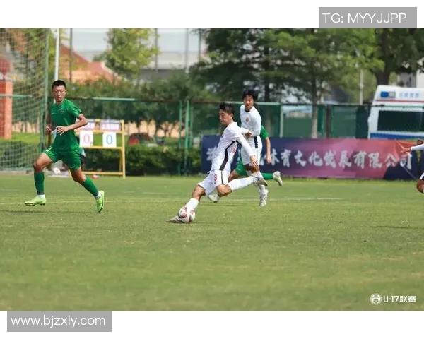 探索上海足球队的节奏体系与战术创新对比赛的影响与启示