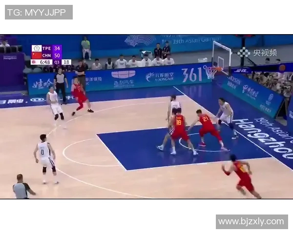 杭州篮球队进攻战术解析与球队发展趋势探讨